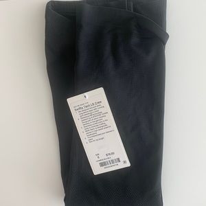 Brand New LULULEMON Black long sleeve Swiftly tech LS Crew